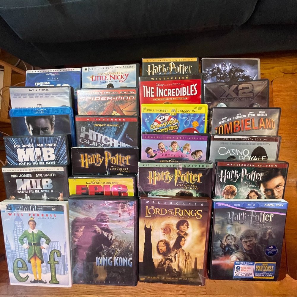 Lot of 24 DVDs/Blu-Ray Comedy, Adventure, Kids, Marvel, Harry Potter - Untested
